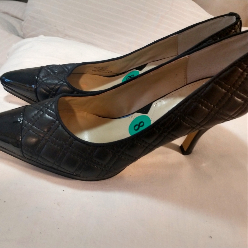 Lovely black , dressy heels